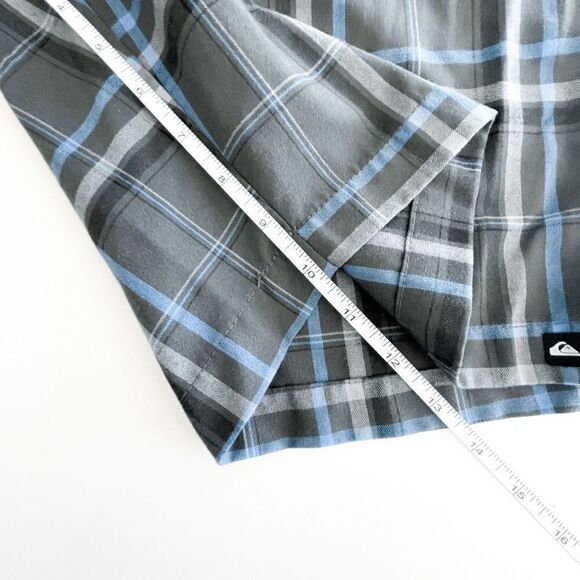 Quiksilver Gray and Blue Plaid Men's Flat Front Shorts - Picture 9 of 10